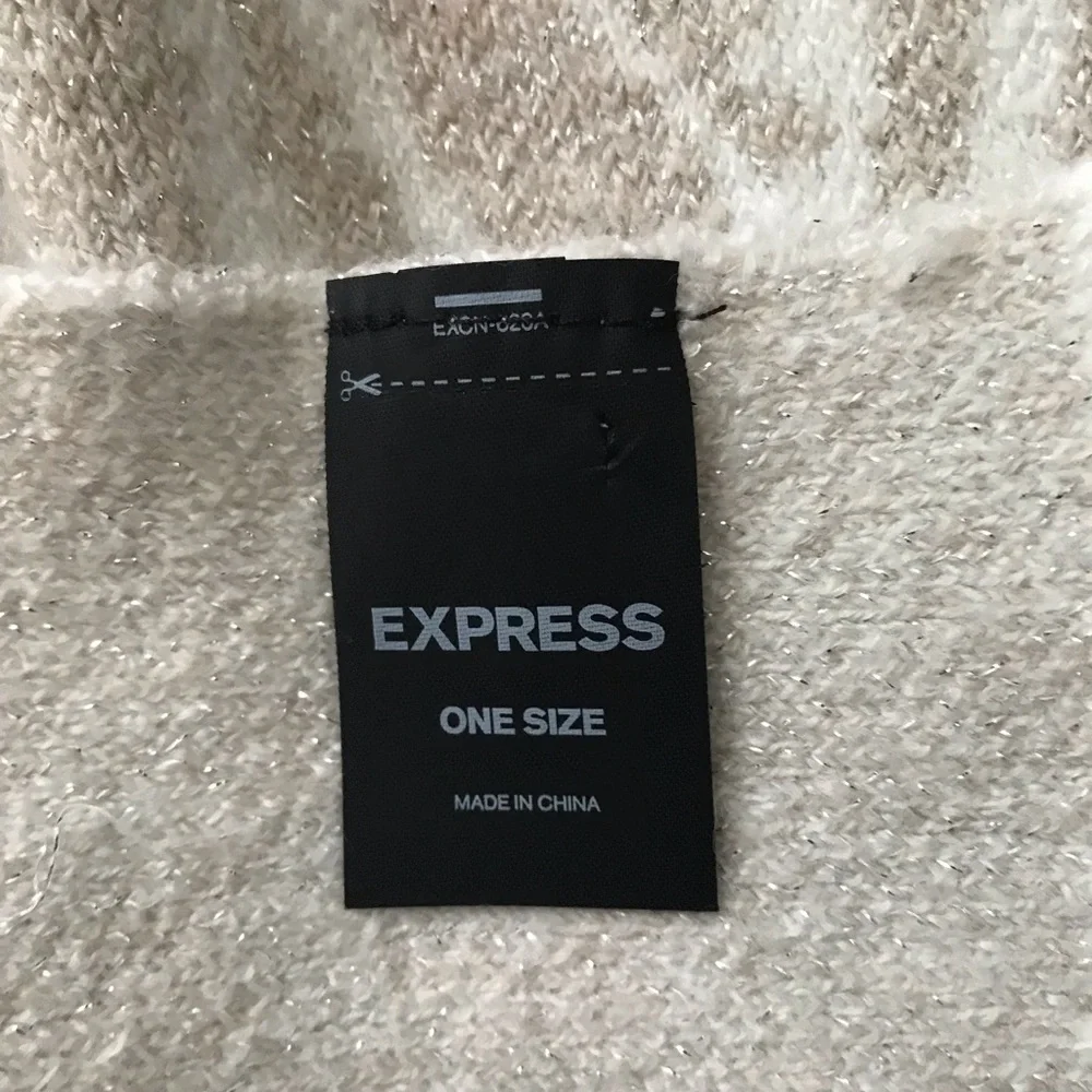 NEW! Express scarf
